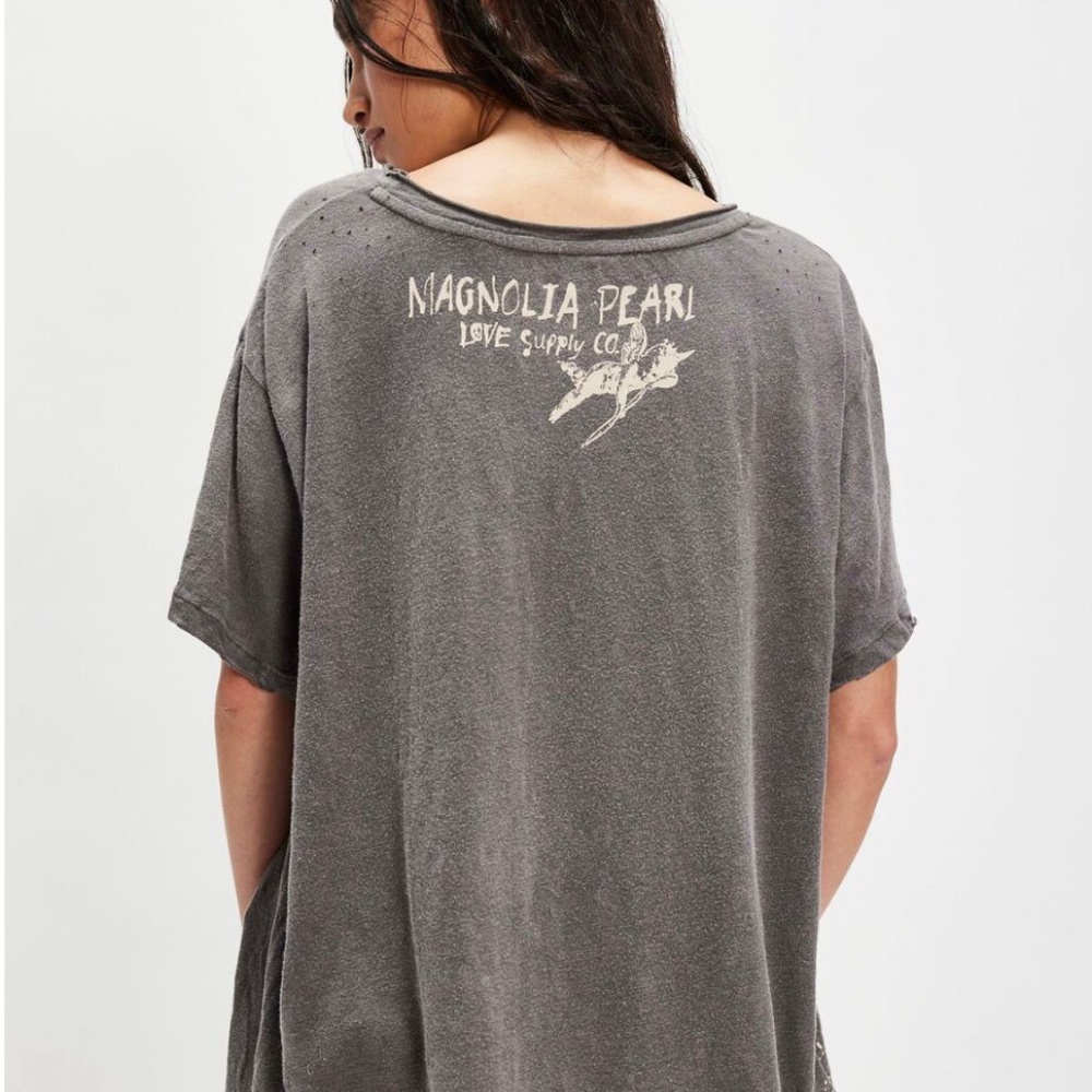 Magnolia Pearl Sky Dolphin Tee in Ozzy color - Picture 3 of 11